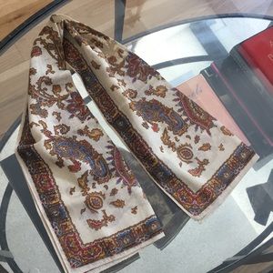 Scarf with gold detail